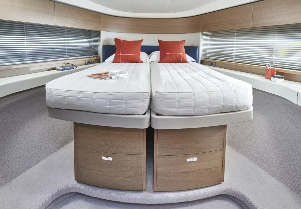 f45-interior-forward-cabin-rovere-oak-satin-2