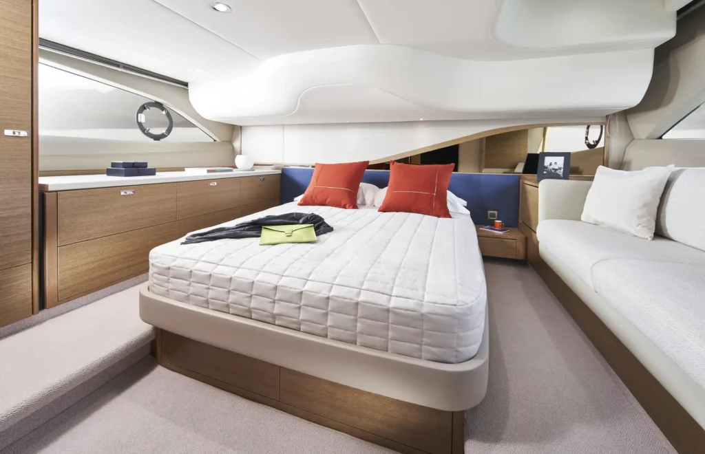 f45-interior-owners-stateroom-rovere-oak-satin