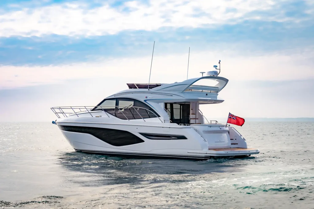 f50-exterior-white-hull-12-2022