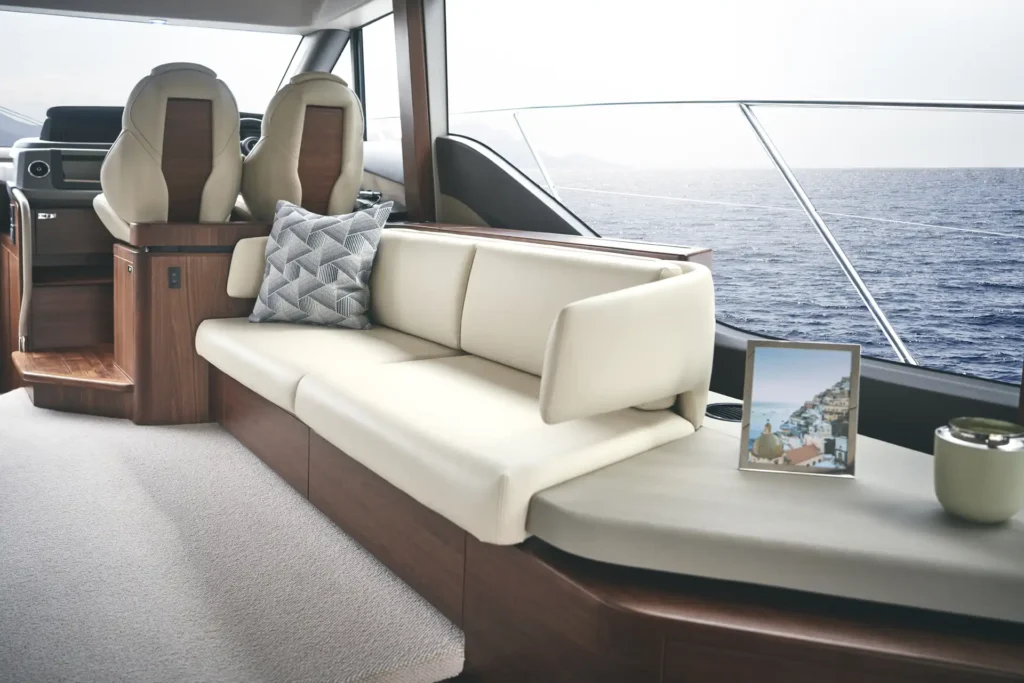 f55-interior-saloon-starboard-seating-walnut-satin-2022