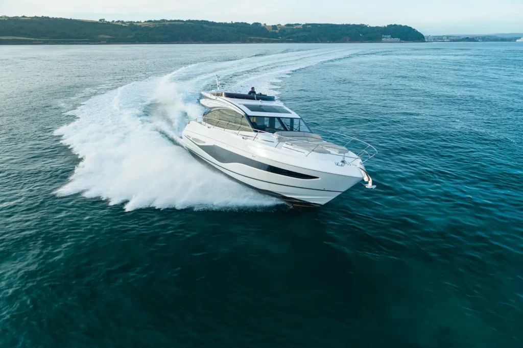 s65-exterior-white-hull-3