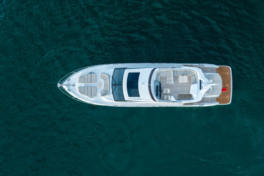 s65-exterior-white-hull-6