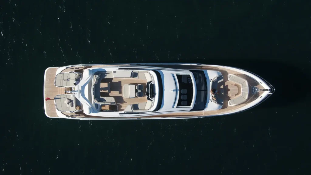 s80-exterior-white-hull-11