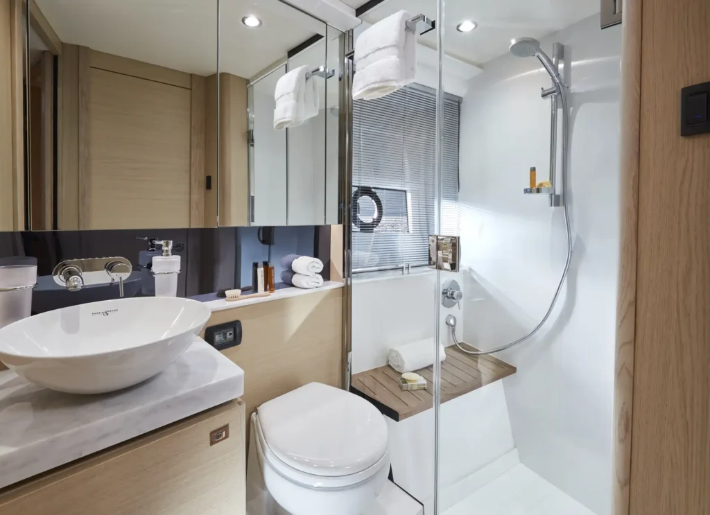 v40-interior-bathroom-alba-oak-satin