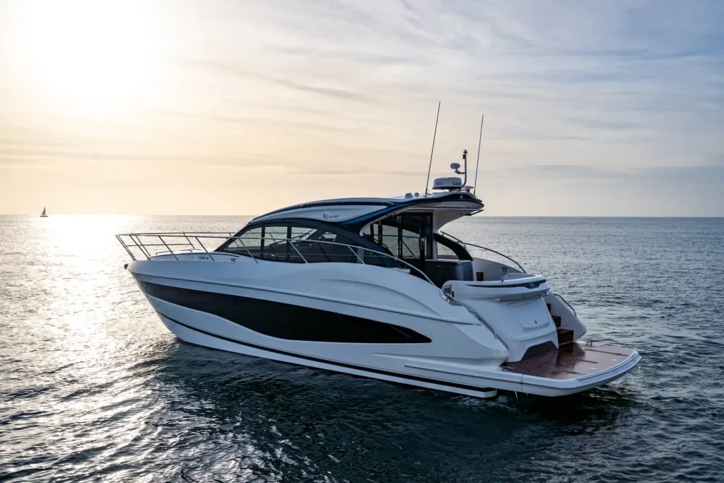 v50-exterior-white-hull-11