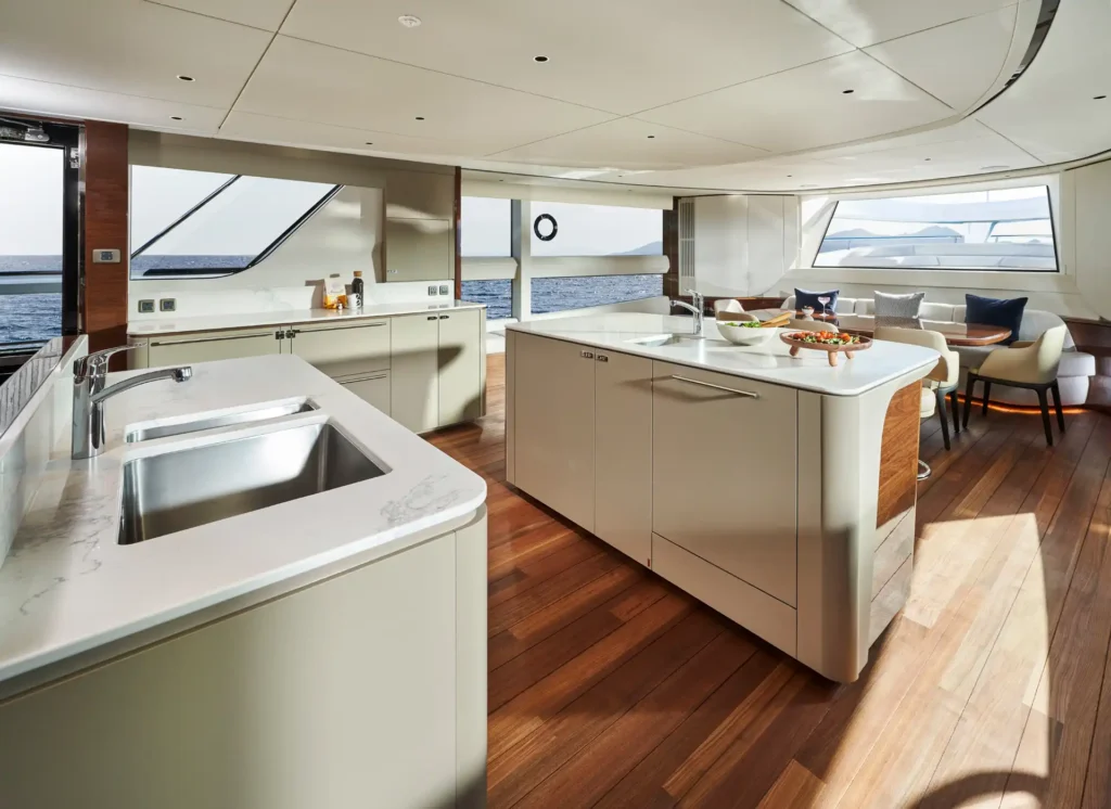 x95-vista-galley-dining-area-walnut-gloss
