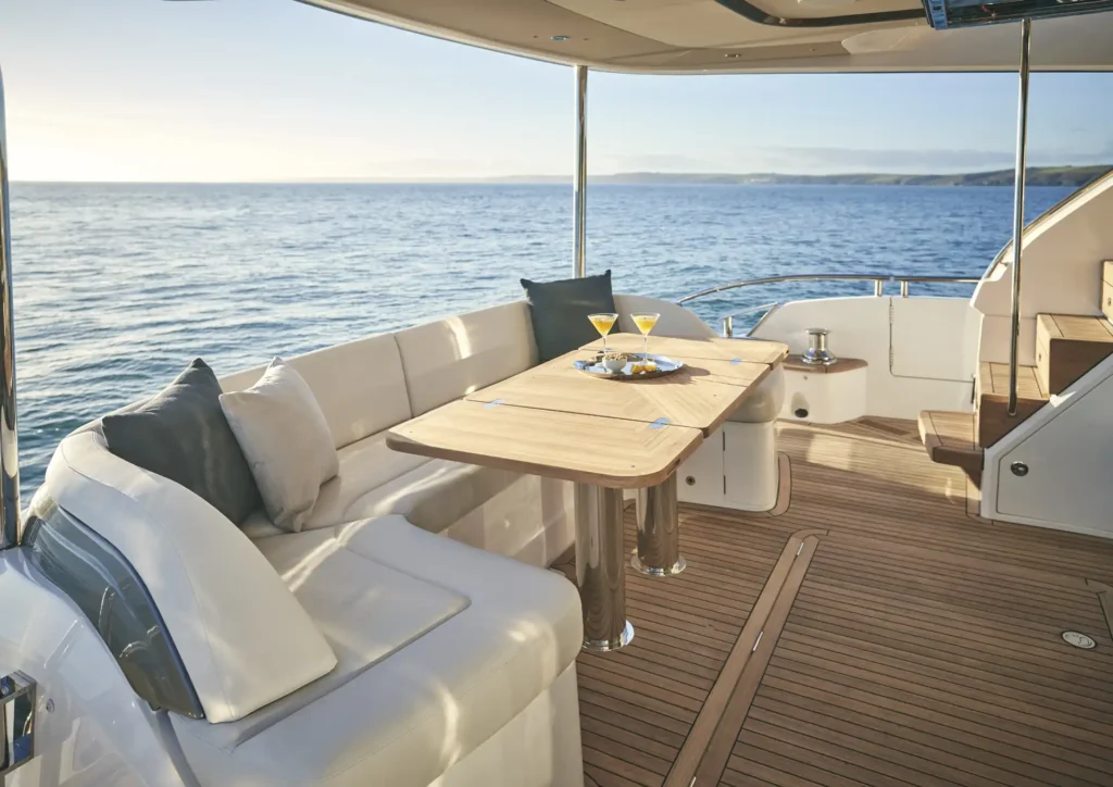 y72-exterior-cockpit