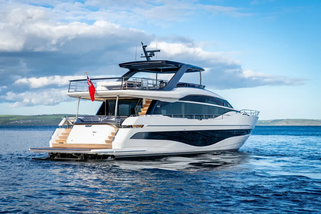 y85-exterior-white-hull-14-2022