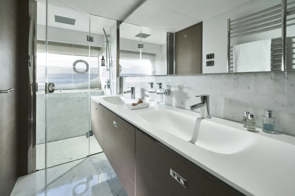 y85-interior-owners-stateroom-bathroom-2022