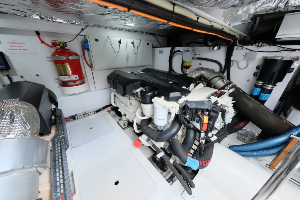 Princess_yachts_F50_engine_bay_05