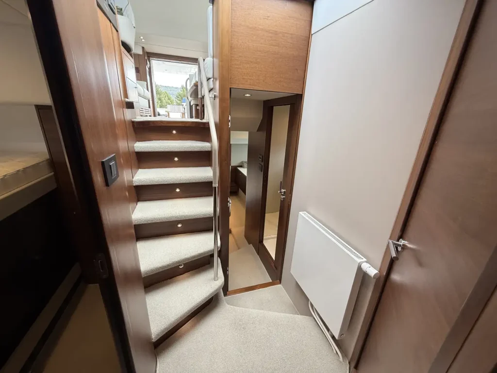 Princess_yachts_F50_interior_14