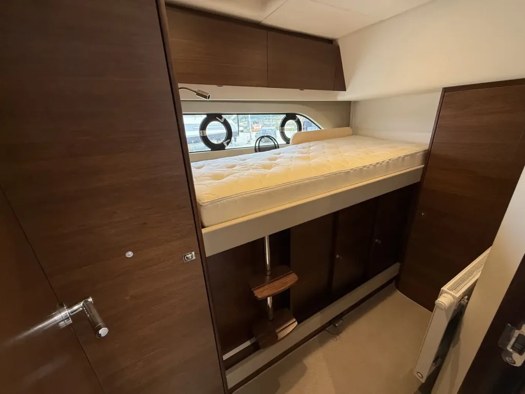 Princess_yachts_F50_interior_22