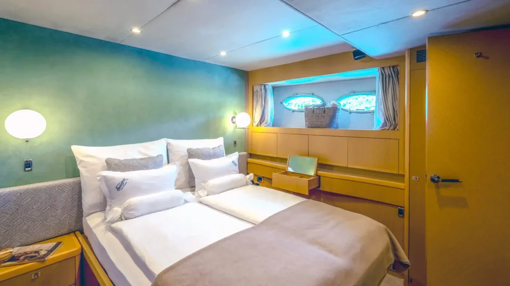 22-INSIEME-Double-cabin_