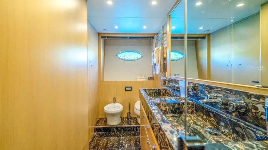 25-INSIEME-Bathroom_