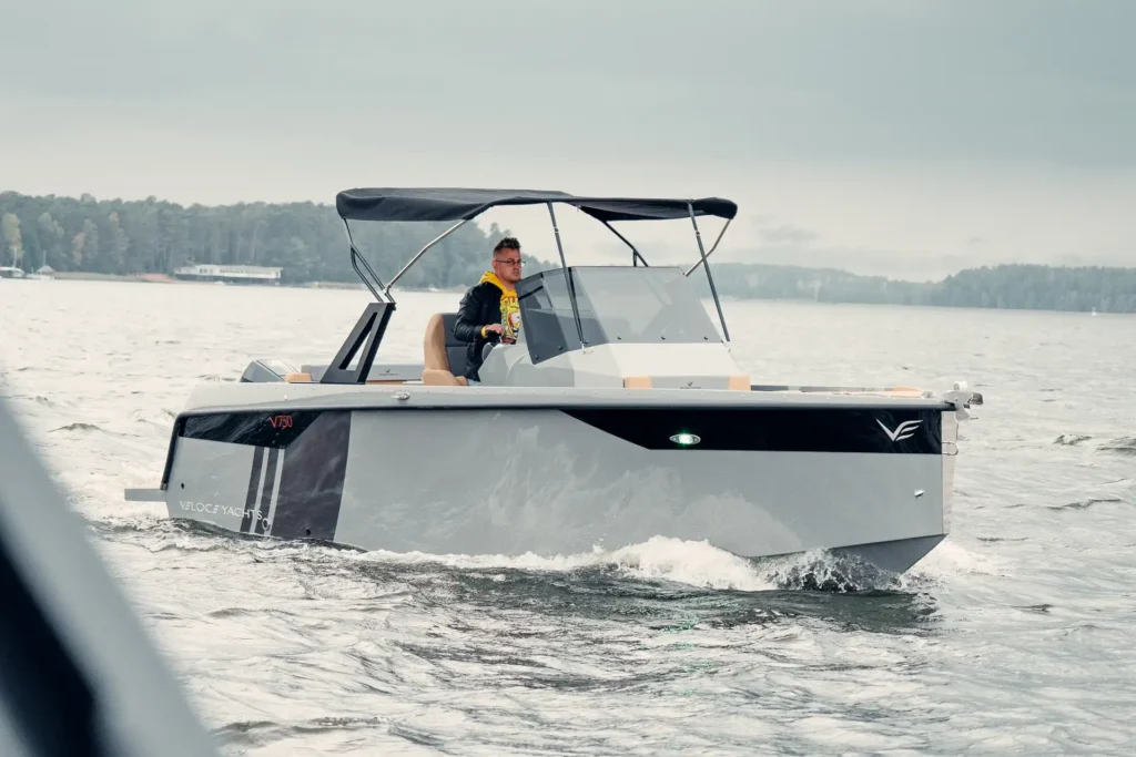 Avcon-Yacht_Veloce-V750-ext_05