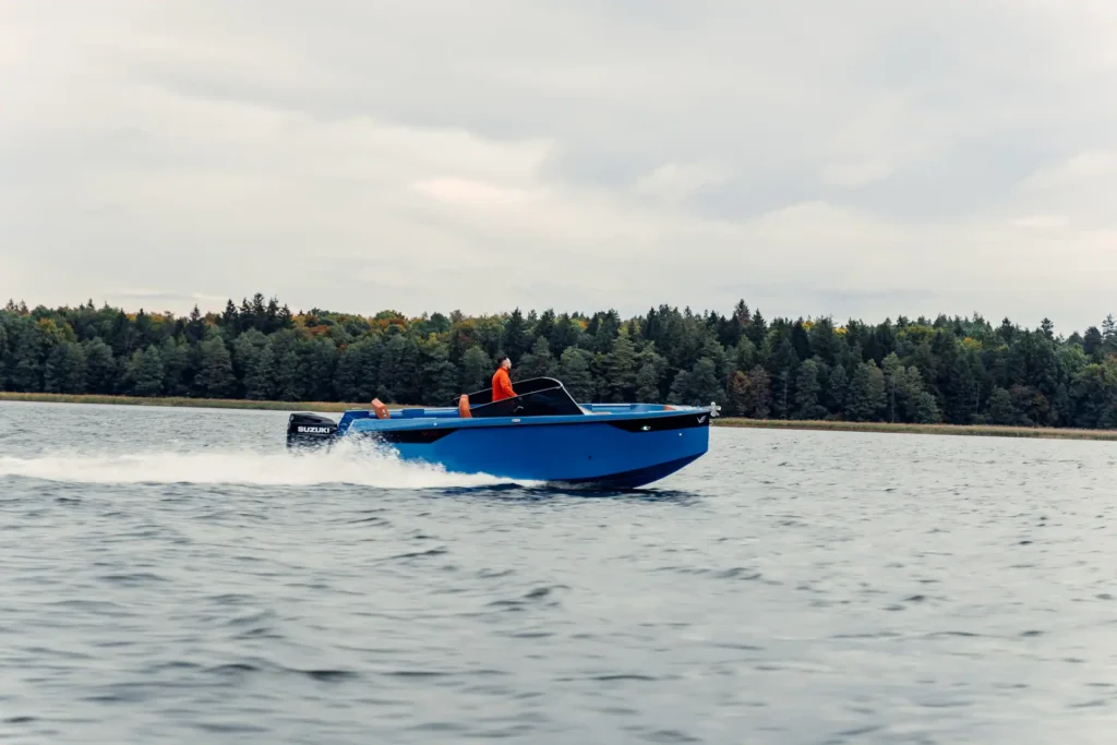 Avcon-Yacht_Veloce-V755-ext_02