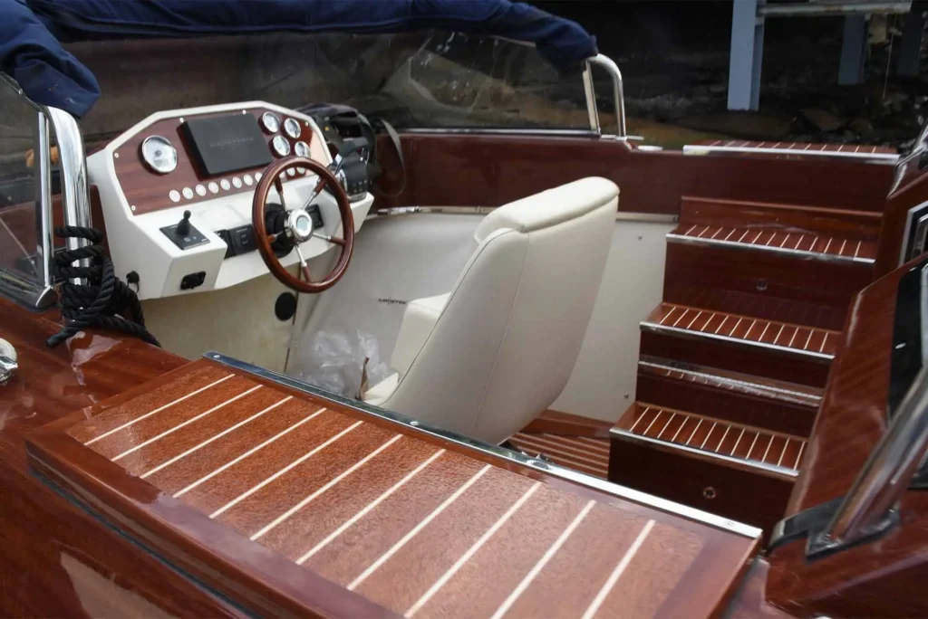 Mostes-taxi-boat-28-4