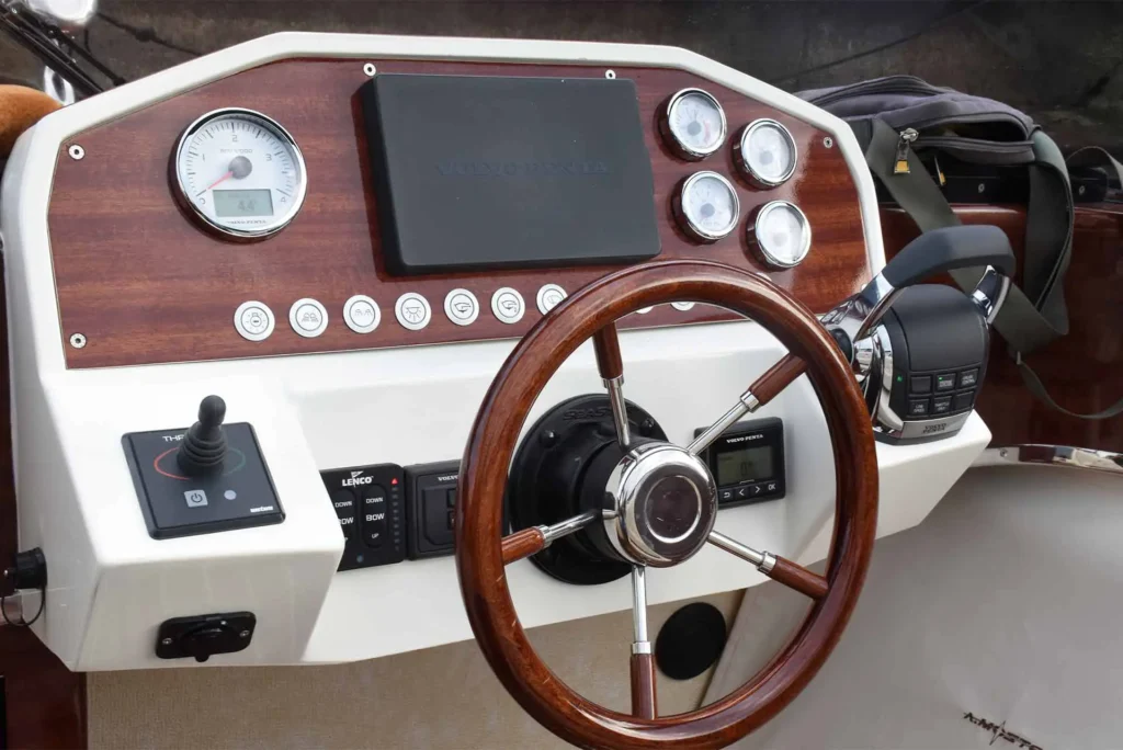 Mostes-taxi-boat-28-6