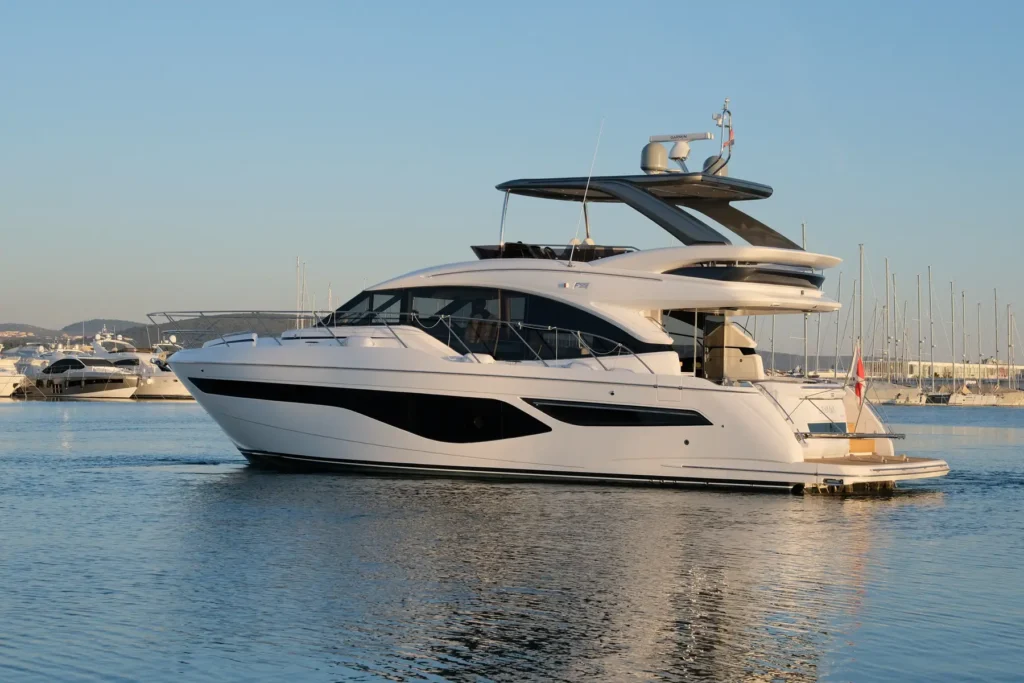 Princess_F55_2024_03_Side_Starboard