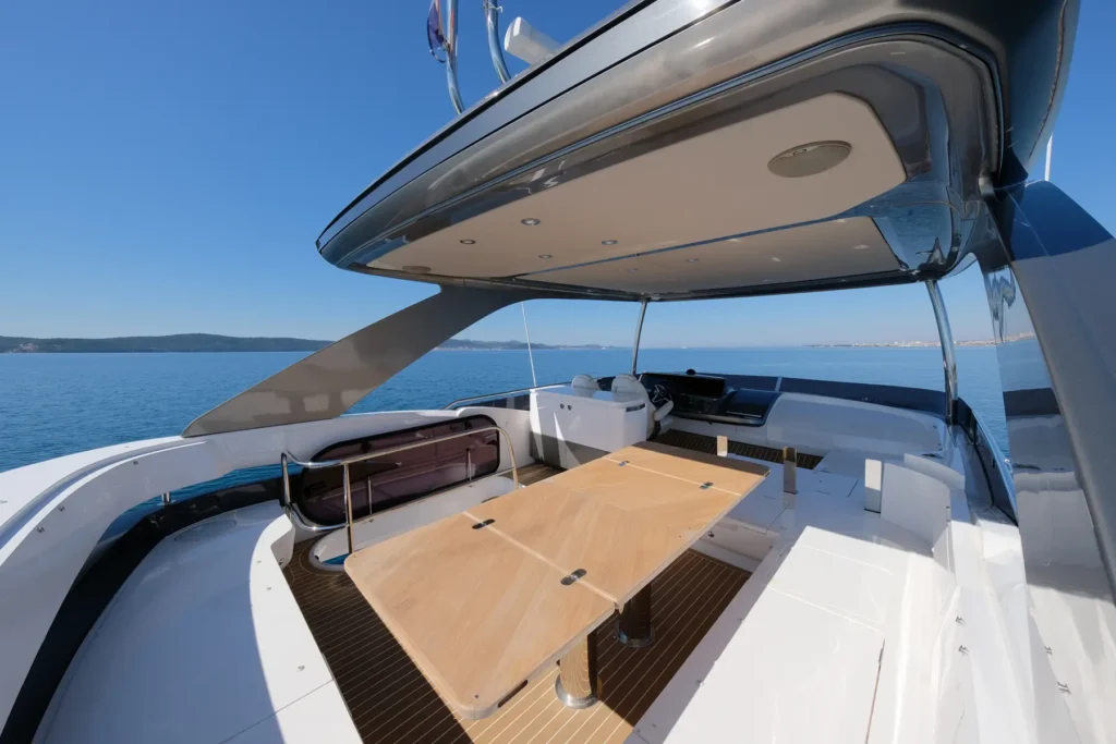 Princess_F55_2024_16_Flybridge_Dining