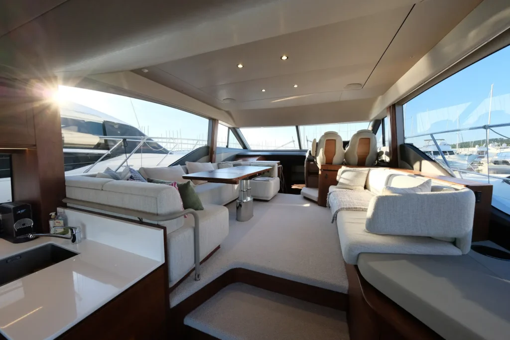 Princess_F55_2024_24_Saloon