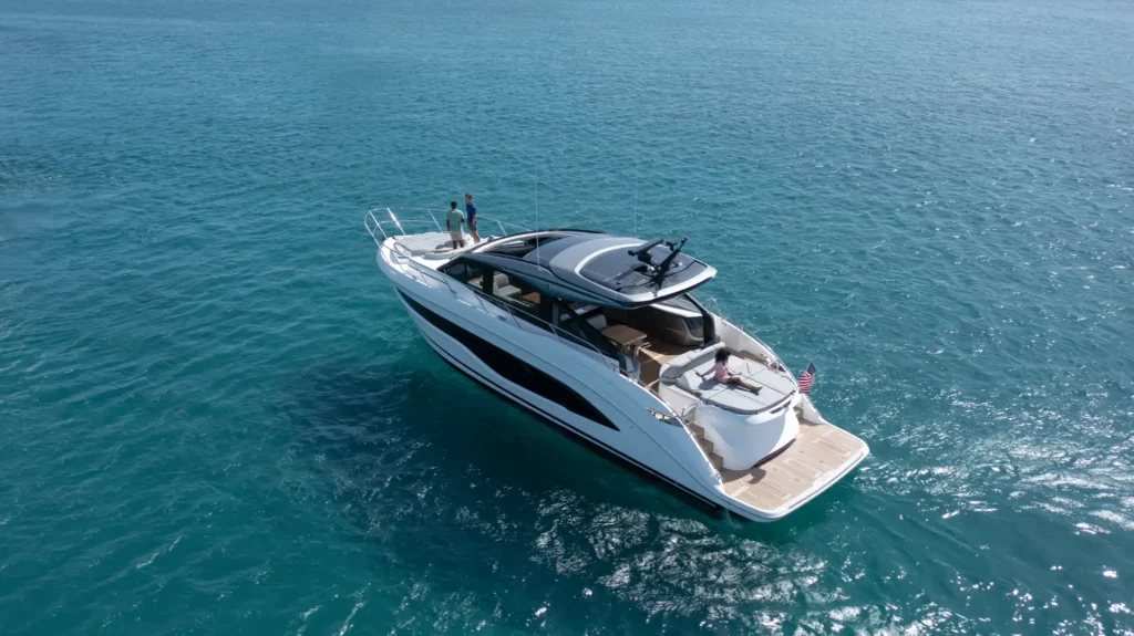 v55-exterior-lifestyle