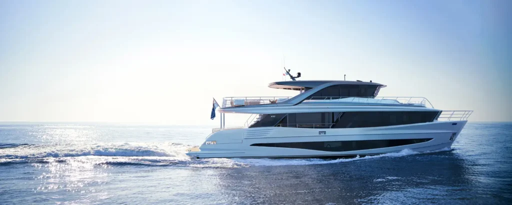 x90-exterior-cgi-white-hull