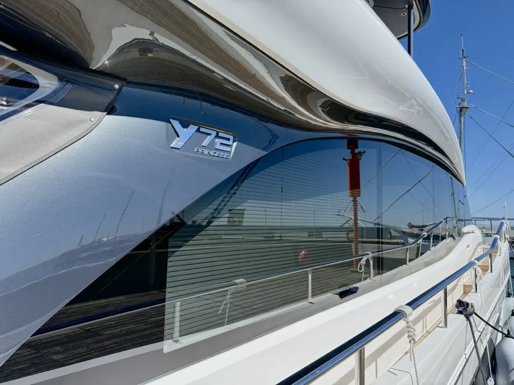 Avcon-Yacht_Princess_Y72_dining-area-seating-and-table-interior