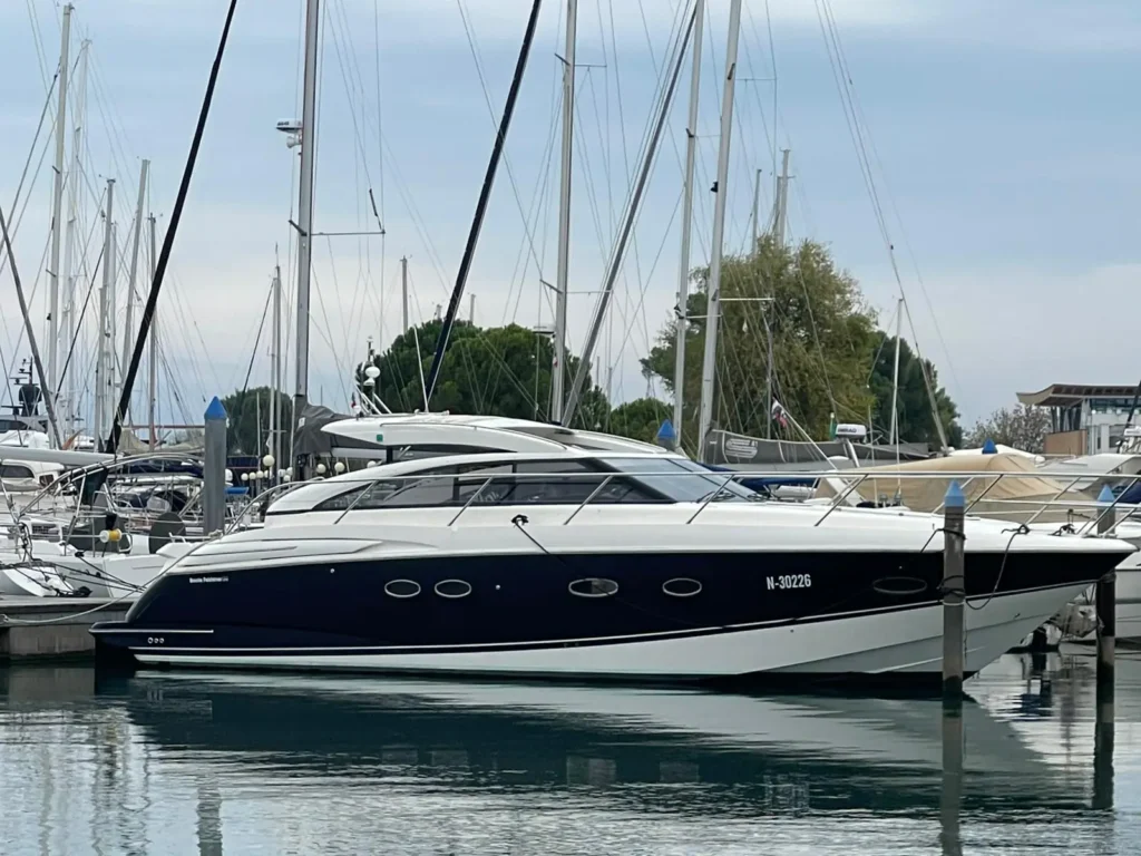 Avcon_Yacht-Princess_V42_2012-02