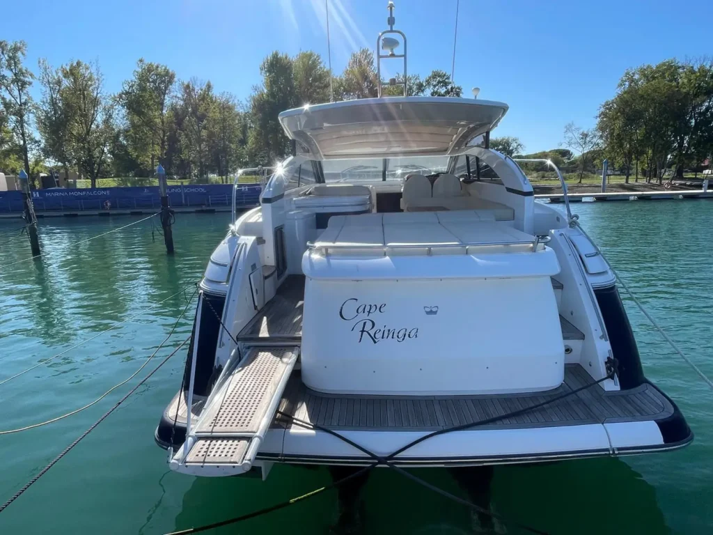 Avcon_Yacht-Princess_V42_2012-03