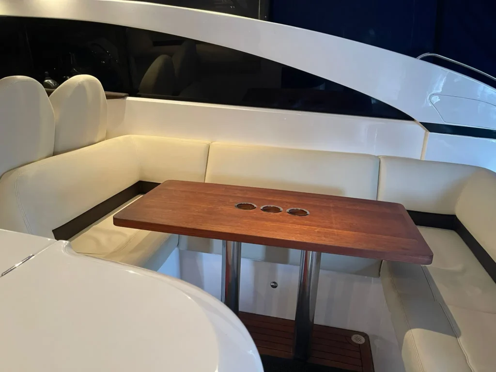 Avcon_Yacht-Princess_V42_2012-07