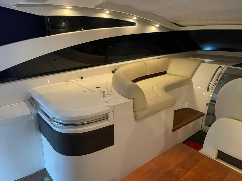 Avcon_Yacht-Princess_V42_2012-11