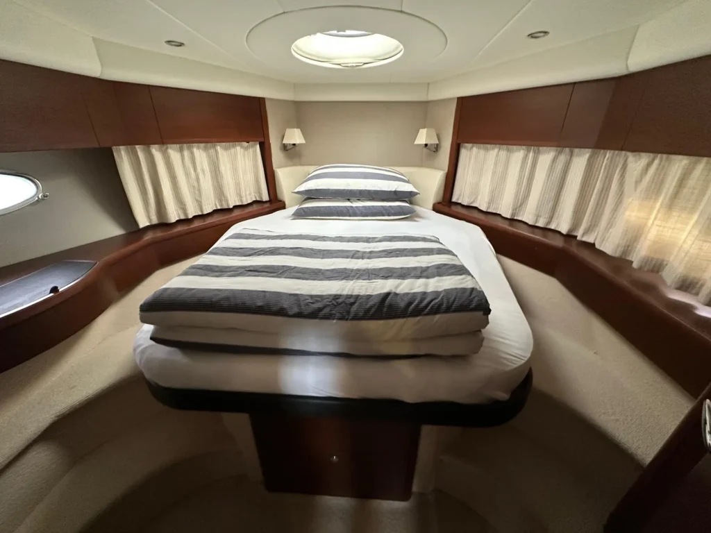 avcon-yacht-princess-v45-forward-vip-cabin-double-berth-11