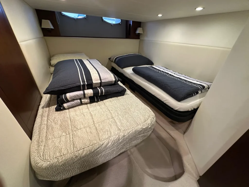 avcon-yacht-princess-v45-twin-guest-cabin-13