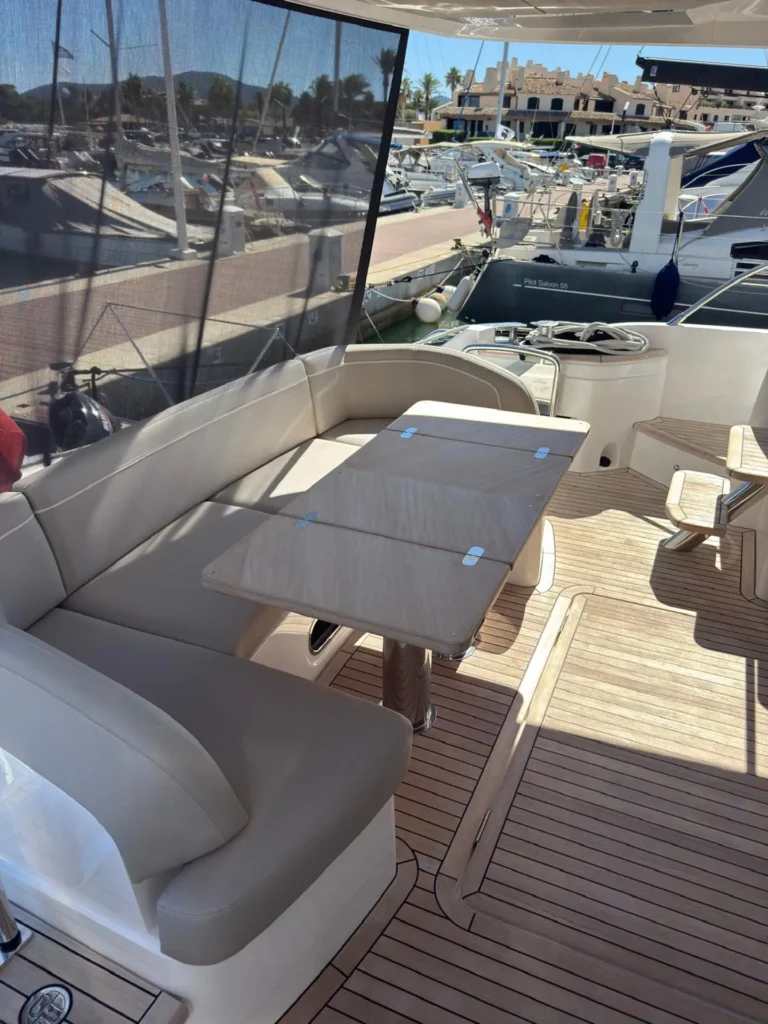 14_Avcon_Yacht_Cockpit_Dining_Table