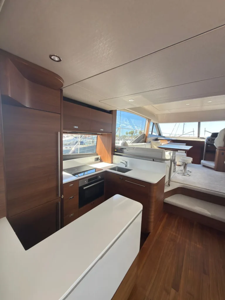 18_Avcon_Yacht_F55_202_Salon_Galley_Cabinetry