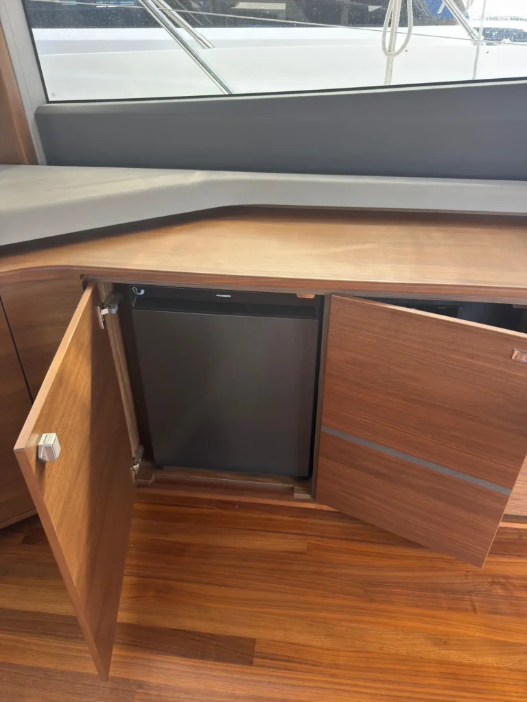 20_Avcon_Yacht_F55_202_Galley_Storage_Cabinet