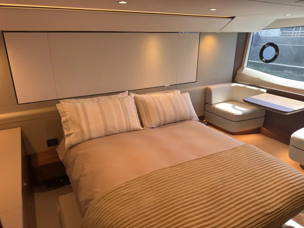 25_Avcon_Yacht_F55_202_Master_Cabin_Bed_Portside