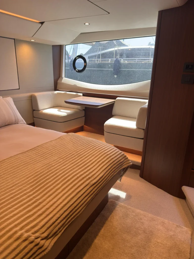 26_Avcon_Yacht_F55_202_Master_Cabin_Seating_Nook