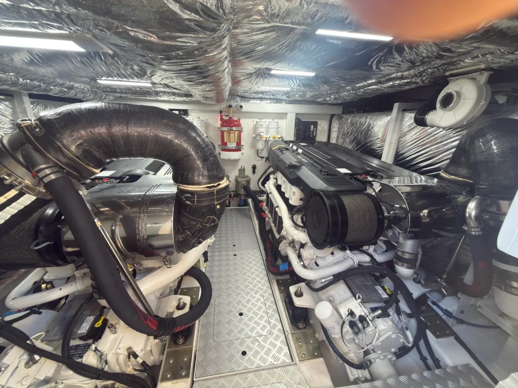 45_Avcon_Yacht_Engine_Room